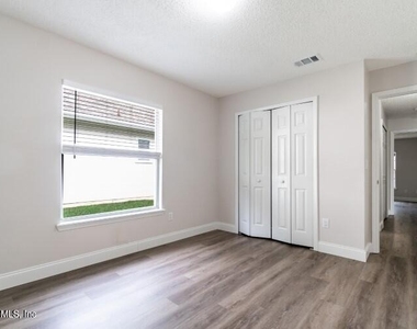 557 Grand Parke Drive - Photo Thumbnail 25