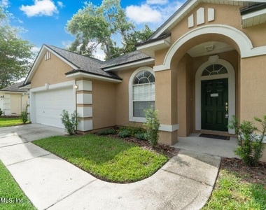 557 Grand Parke Drive - Photo Thumbnail 1