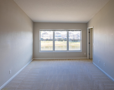13292 Stone Pond Drive - Photo Thumbnail 10