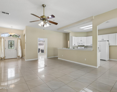 2070 Thornhill Drive - Photo Thumbnail 4