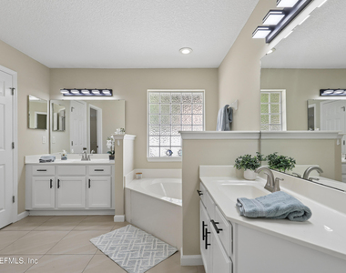 2070 Thornhill Drive - Photo Thumbnail 14