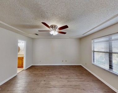 3052 Marrano Drive - Photo Thumbnail 6