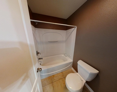 15695 Lexington Park Boulevard - Photo Thumbnail 41