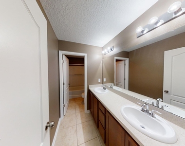 15695 Lexington Park Boulevard - Photo Thumbnail 40