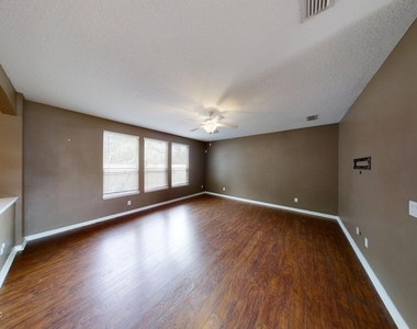 15695 Lexington Park Boulevard - Photo Thumbnail 30