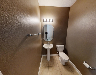 15695 Lexington Park Boulevard - Photo Thumbnail 13