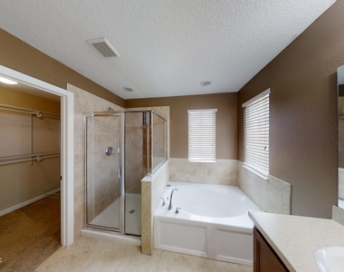 15695 Lexington Park Boulevard - Photo Thumbnail 21