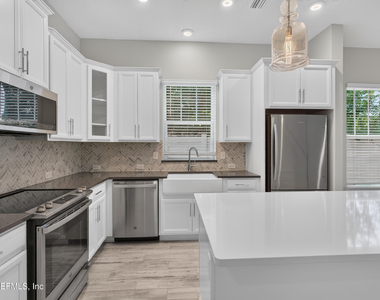 7446 Loggerhead Court - Photo Thumbnail 12