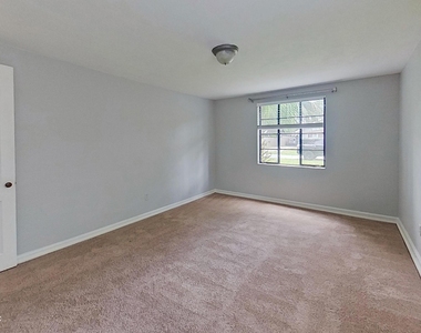 1749 Sheridan Street - Photo Thumbnail 6