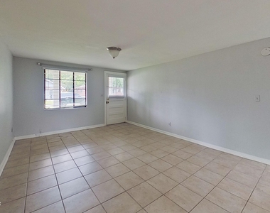 1749 Sheridan Street - Photo Thumbnail 3