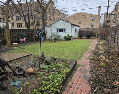 546 Judson Avenue - Photo Thumbnail 8