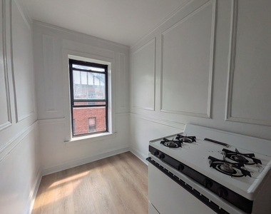 3310 W Schubert Avenue - Photo Thumbnail 6