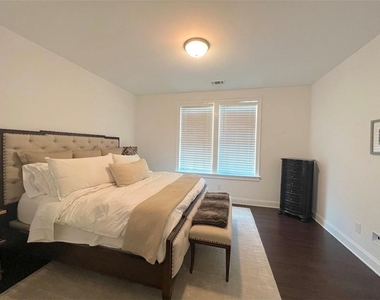 6735 Encore Boulevard - Photo Thumbnail 25