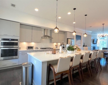 6735 Encore Boulevard - Photo Thumbnail 13