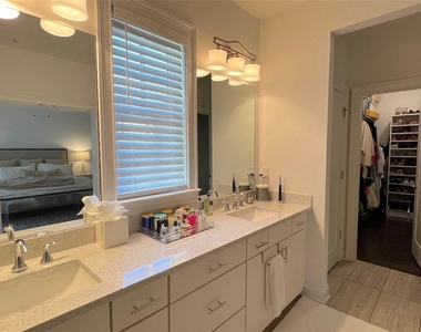 6735 Encore Boulevard - Photo Thumbnail 20