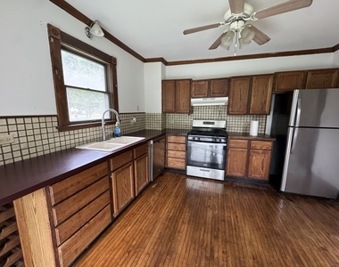 440 Ingalton Avenue - Photo Thumbnail 3