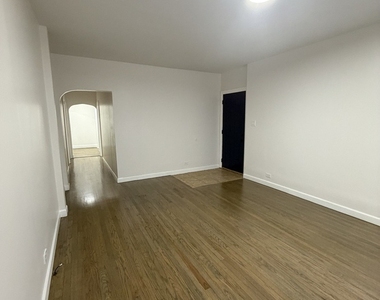 10600 S Avenue E - Photo Thumbnail 2