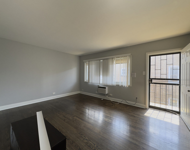 6947 S Jeffery Boulevard - Photo Thumbnail 1