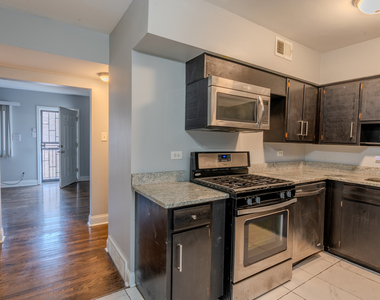 6947 S Jeffery Boulevard - Photo Thumbnail 3