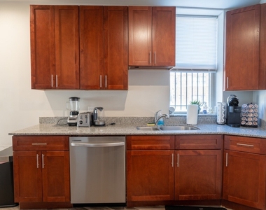 2048 W Touhy Avenue - Photo Thumbnail 2