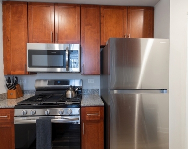 2048 W Touhy Avenue - Photo Thumbnail 1