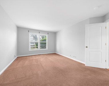 98 Willow Parkway - Photo Thumbnail 13