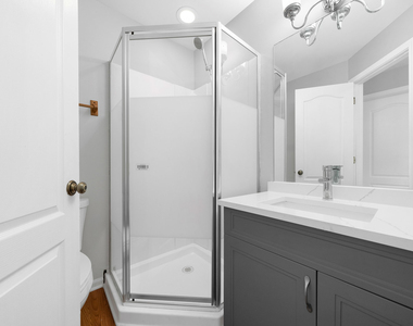 98 Willow Parkway - Photo Thumbnail 4