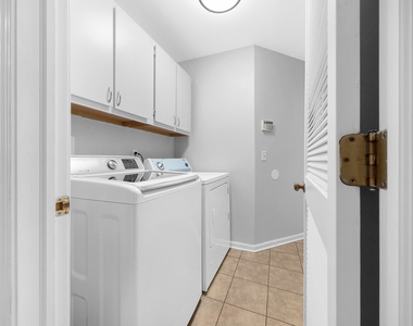 98 Willow Parkway - Photo Thumbnail 9