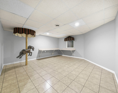 98 Willow Parkway - Photo Thumbnail 18