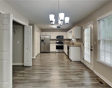 360 Warrenton Drive - Photo Thumbnail 4