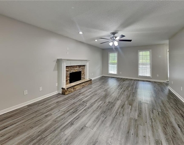 360 Warrenton Drive - Photo Thumbnail 1