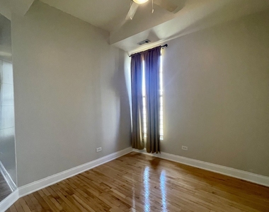 469 E Bowen Avenue - Photo Thumbnail 7