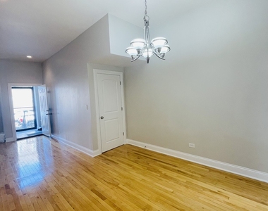 469 E Bowen Avenue - Photo Thumbnail 13
