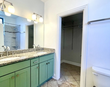 469 E Bowen Avenue - Photo Thumbnail 9