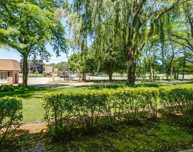 1220 Park Avenue W - Photo Thumbnail 23