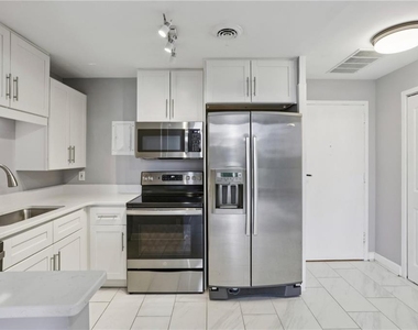 3060 Pharr Court N - Photo Thumbnail 2