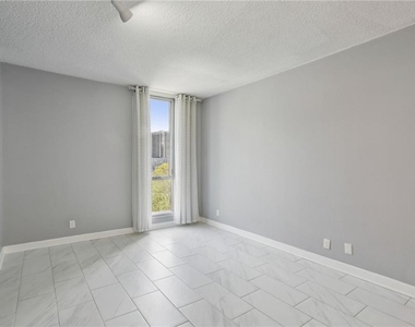 3060 Pharr Court N - Photo Thumbnail 4
