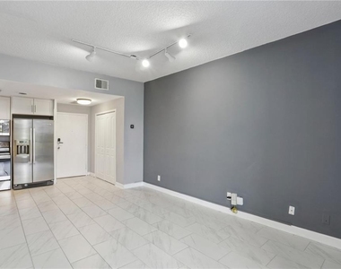 3060 Pharr Court N - Photo Thumbnail 5
