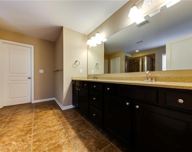 7245 Rocking Horse Lane - Photo Thumbnail 18