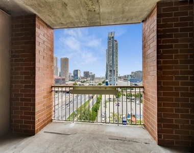 720 W Randolph Street - Photo Thumbnail 6
