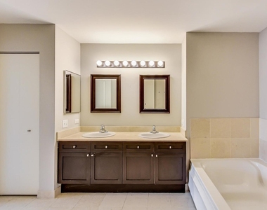 720 W Randolph Street - Photo Thumbnail 12