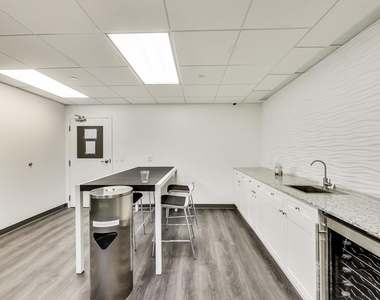 720 W Randolph Street - Photo Thumbnail 24