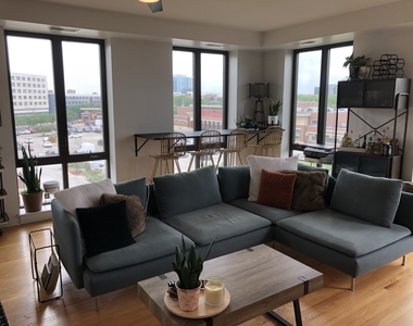 343 W Old Town Court - Photo Thumbnail 6