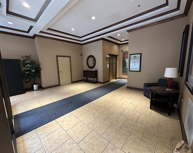 343 W Old Town Court - Photo Thumbnail 5