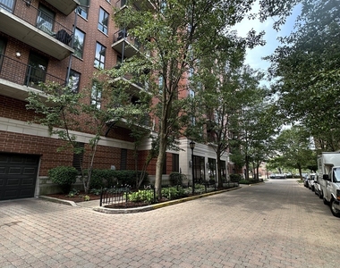 343 W Old Town Court - Photo Thumbnail 21
