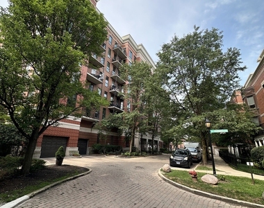 343 W Old Town Court - Photo Thumbnail 24