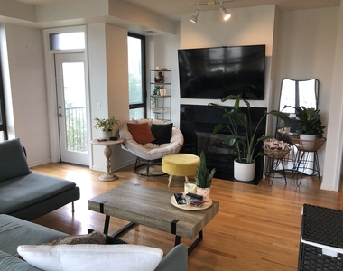 343 W Old Town Court - Photo Thumbnail 8