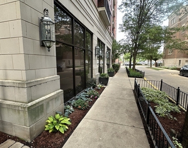 343 W Old Town Court - Photo Thumbnail 23