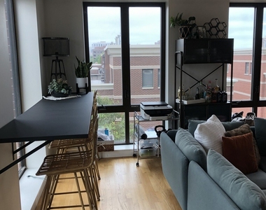 343 W Old Town Court - Photo Thumbnail 9