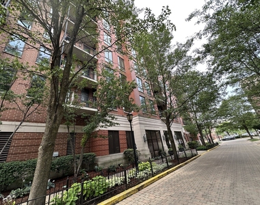 343 W Old Town Court - Photo Thumbnail 3